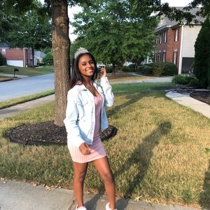 Meet your Posher, Reagan